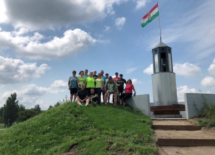 Kecskeméti kerékpárosok látogatása a lakiteleki footgolf pályán